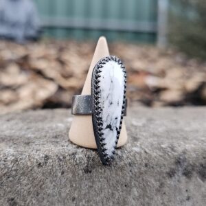 Fangs Out Ring (white)